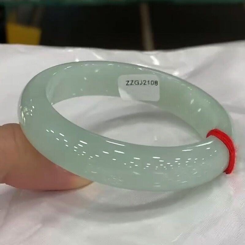 Pulsera de jadeíta natural de  - Lighting reseña y precio