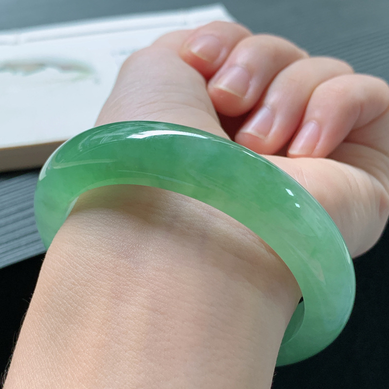 Pulsera de jadeíta, jade encer - Lighting reseña y precio